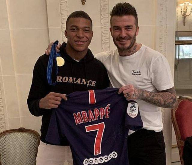 记：森林狼可能会高价抛售兰德尔，咨询过多位明星控卫（记者称：森林狼或将高价挂牌兰德尔，已就此咨询多位明星控卫）