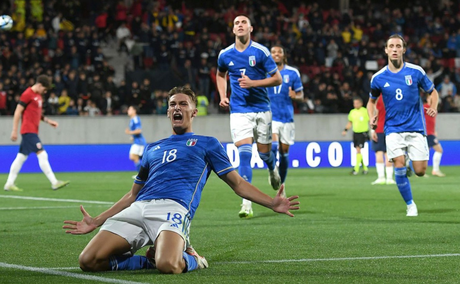 篮球火箭球员赛前训练亮眼（火箭队球员赛前训练表现抢眼）