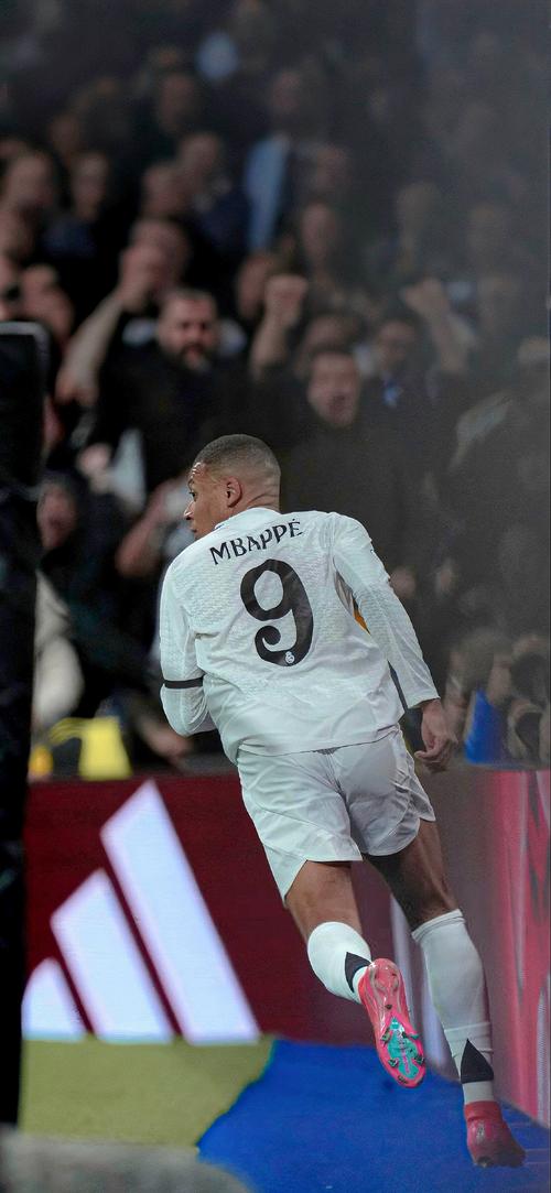 缺席9场后迎来复出！马刺大将卡斯尔表态今天将出战鹈鹕（休战9场归来，马刺新星卡斯尔确认今日对阵鹈鹕登场）