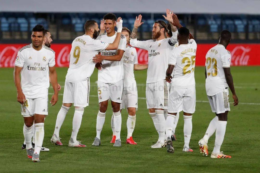 对攻大战创纪录！曼联伯恩茅斯合轰39脚射门（火力大战刷新纪录：曼联与伯恩茅斯合计39次射门）