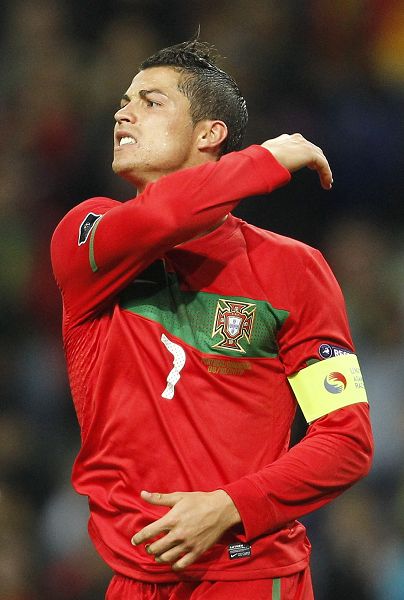 阿什拉夫荣膺2025年非洲足球先生，拉莫斯社媒发文祝贺（阿什拉夫当选2025年度非洲足球先生，拉莫斯社媒送祝福）