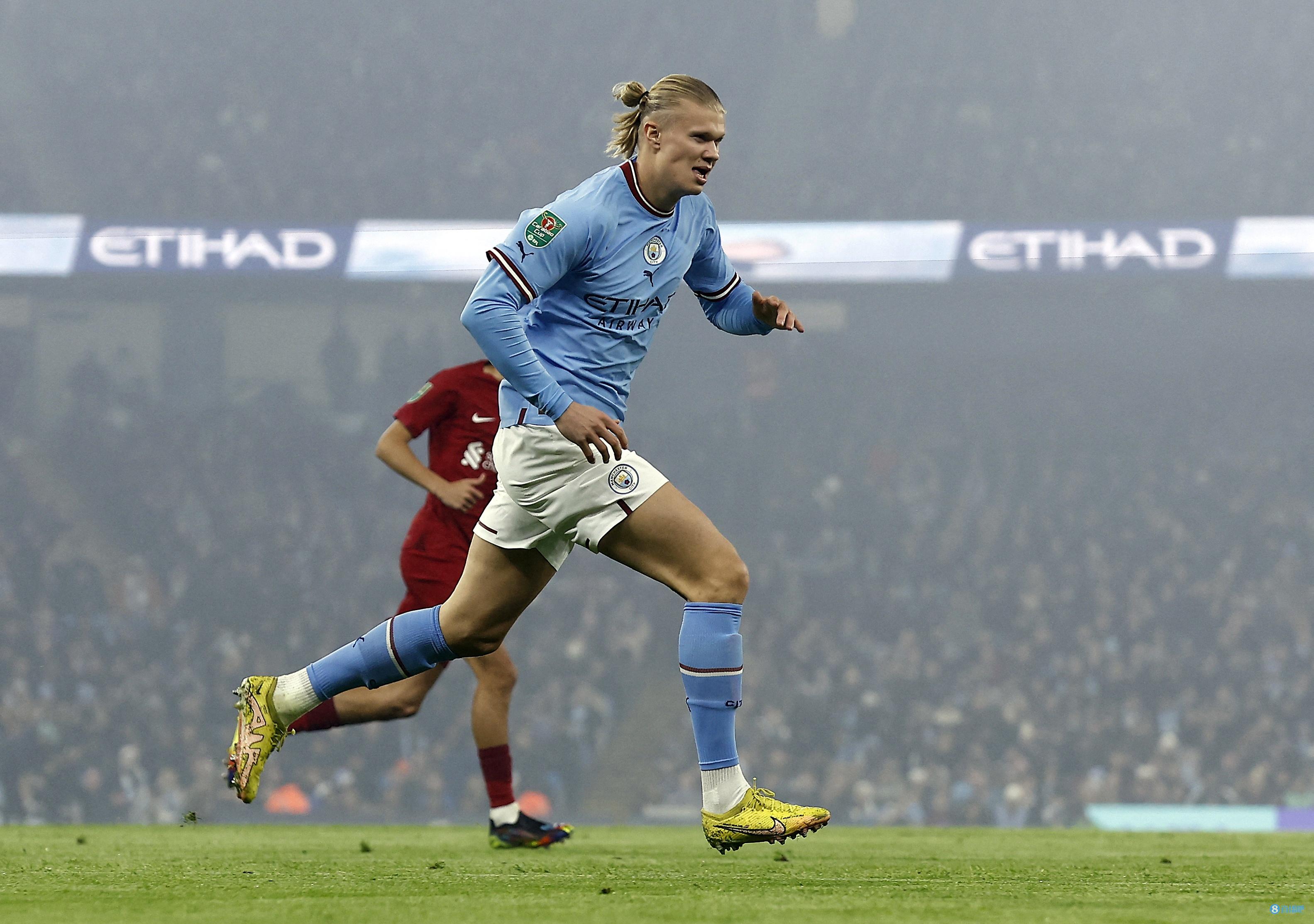 欧文突破防守造成杀伤球成功（欧文强突撕裂防线，造犯规并打成）