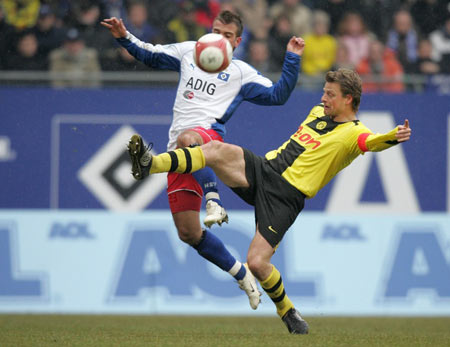 巧妙化解尴尬！曼城5-4富勒姆赛后，瓜迪奥拉用段子代替指责（笑谈取代苛责：曼城5-4富勒姆后，瓜迪奥拉机智化解尴尬）