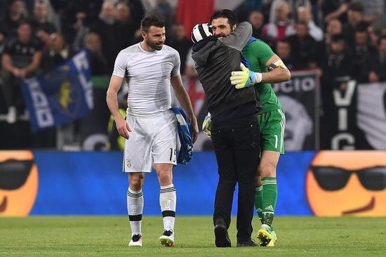 杯赛超跑 马丁内利Martinelli vs Crystal Palace 🤣（杯赛飞驰，马丁内利大战水晶宫 🤣）