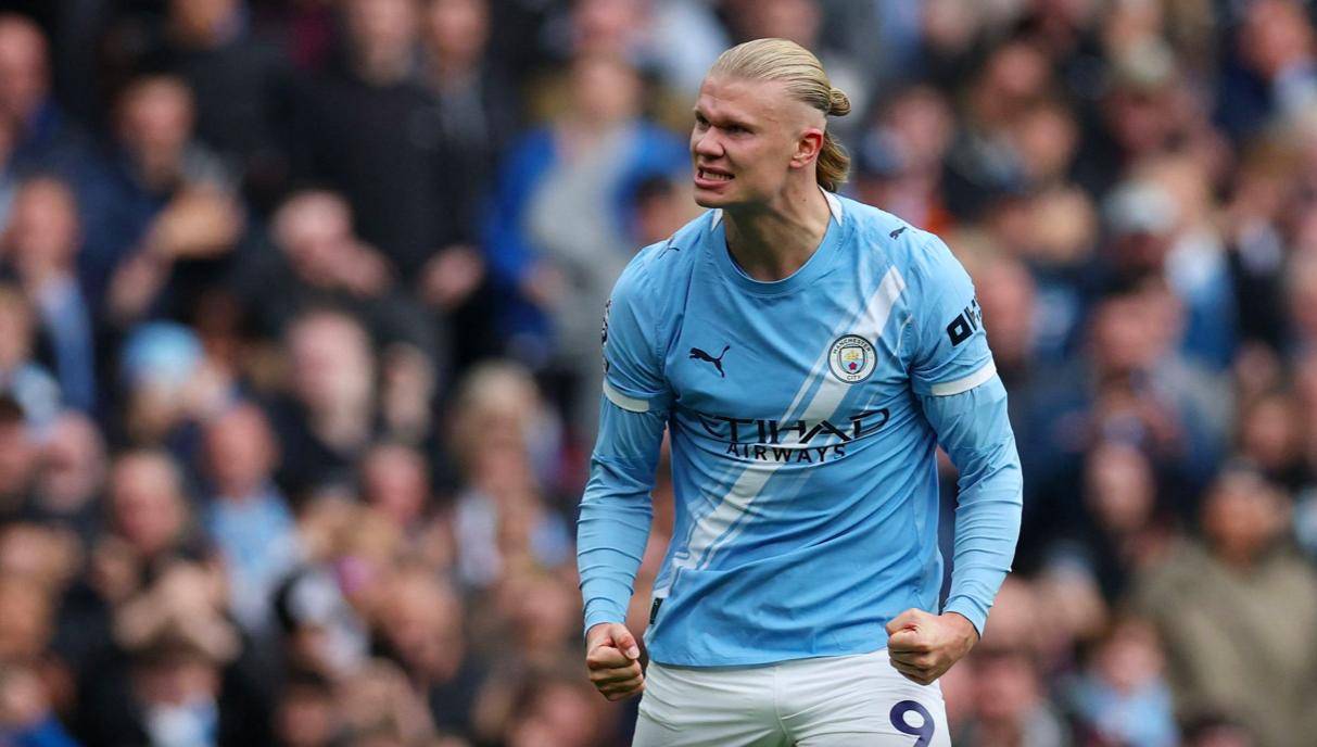 齐达内现身看台观战二儿子卢卡代表阿尔及利亚的非洲杯首秀（齐达内到场观战，见证次子卢卡代表阿尔及利亚完成非洲杯首秀）